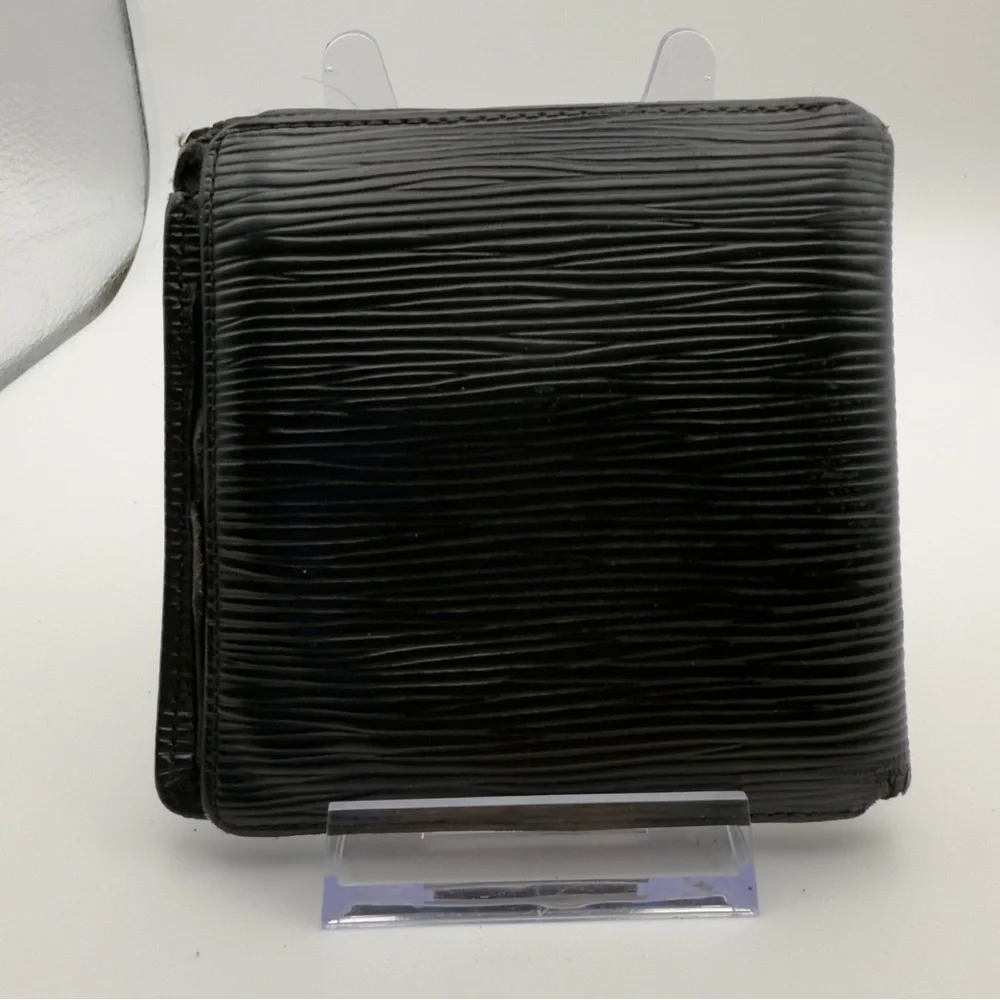 Louis Vuitton Black Epi Leather Bi-Fold Wallet | Men’s | Pre-Owned |